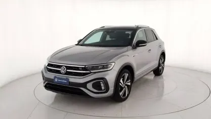 Usata VW T-Roc R-line 110 CV (80 kW) 2023 Grigio metallizzato SUV