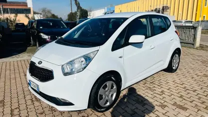 Usata Kia Venga 90 CV (66 kW) 2015 Bianco Utilitaria