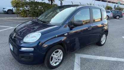 Usata Fiat Panda Lounge 69 CV (50 kW) 2017 Blu Utilitaria