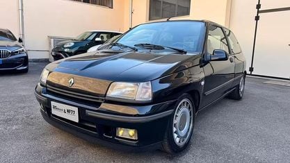 Usata Renault Clio 135 CV (99 kW) 1993 Nero Utilitaria
