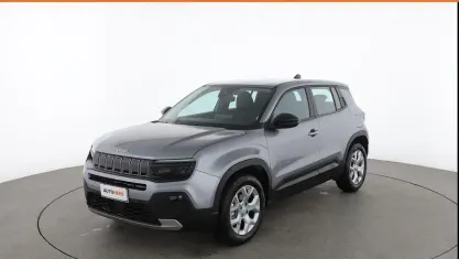 Usado Jeep Avenger 101 CV (74 kW) 2025 Gris SUV