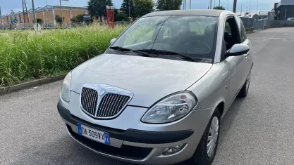 Usata Lancia Ypsilon 60 CV (44 kW) 2006 Grigio Utilitaria