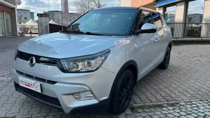 Usata SsangYong Tivoli 115 CV (84 kW) 2015 Grigio SUV