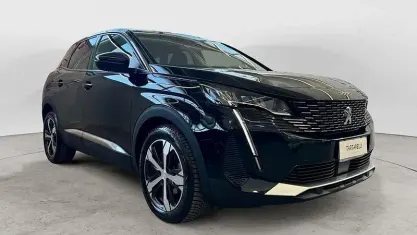Begagnad Peugeot 3008 Allure 131 HK (96 kW) 2023 Svart SUV