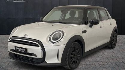 Usado Mini Cooper Classic 136 HP (100 kW) 2022 Branco Citadino