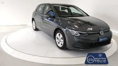 Grigio scuro Usata 2021 VW Golf VIII Life Tre volumi | 18.200 € (Buon prezzo)