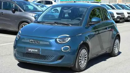 Usata Fiat 500e Icon 42 kW (58 CV) 2023 Blu Berlina