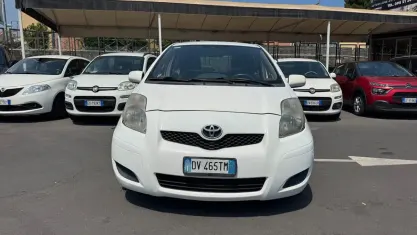 Usata Toyota Yaris 90 CV (66 kW) 2009 Bianco Utilitaria