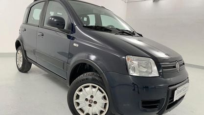 Usata Fiat Panda 4x4 Climbing 69 CV (50 kW) 2011 Blu scuro Utilitaria