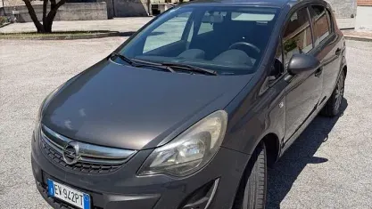 Usata Opel Corsa Edition 85 CV (62 kW) 2014 Grigio Utilitaria