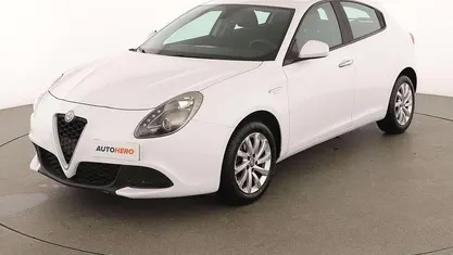 Second-hand Alfa Romeo Giulietta 120 CP (88 kW) 2017 Alb Hatchback