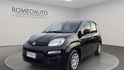 Käytetty Fiat Panda 70 HP (51 kW) 2025 Musta Sedan