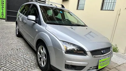 Grigio argento metal. Usata 2007 Ford Focus S Station wagon | 2000 € (Buon prezzo)