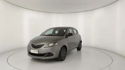 Grigio Usata 2022 Lancia Ypsilon Gold Due volumi | 11.600 € (Buon prezzo)