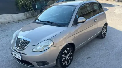 Usata Lancia Ypsilon 69 CV (50 kW) 2011 Giallo Utilitaria