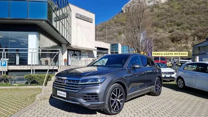 Usata VW Touareg Elegance 231 CV (169 kW) 2021 Grigio SUV