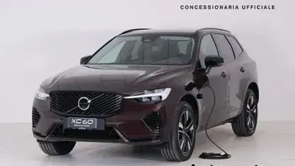 Nuova Volvo XC60 Plus 349 CV (256 kW) 2026 Rosso SUV