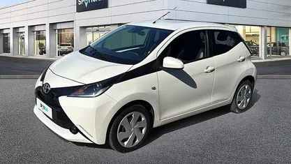 Usata Toyota Aygo Cool 69 CV (50 kW) 2017 Bianco Utilitaria