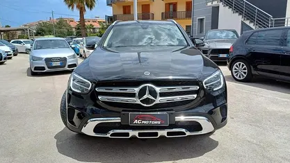 Usata Mercedes GLC300 245 CV (180 kW) 2020 Nero SUV