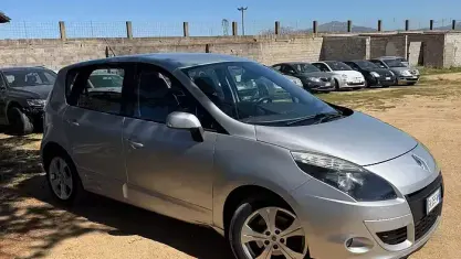 Usata Renault Scénic III 131 CV (96 kW) 2012 Grigio Monovolume