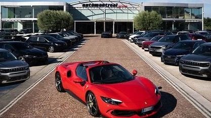 Usata Ferrari 296 829 CV (609 kW) 2024 Rosso Cabrio