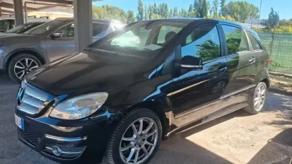 Usata Mercedes B180 Premium 109 CV (80 kW) 2010 Nero Monovolume