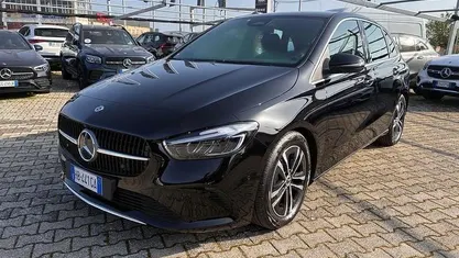 Usata Mercedes B180 Advanced 116 CV (85 kW) 2025 Nero Monovolume