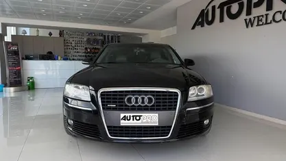 Usata 2006 Audi A8 Tre volumi | 4800 € (Super prezzo)