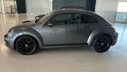 Grigio Usata 2017 VW Maggiolino Design Tre volumi | 11.900 € (Ottimo prezzo)