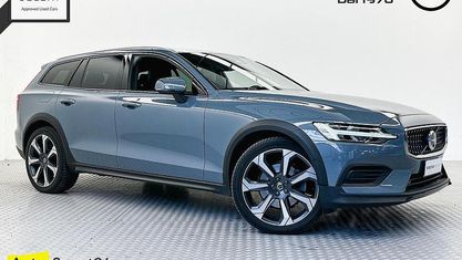 Usata Volvo V60 CC Plus 197 CV (144 kW) 2023 Grigio Station wagon