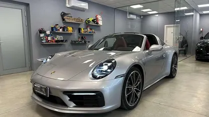 Usata Porsche 992 385 CV (283 kW) 2021 Cabrio
