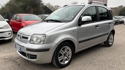 Begagnad Fiat Panda Emotion 69 HK (50 kW) 2010 Silver Halvkombi