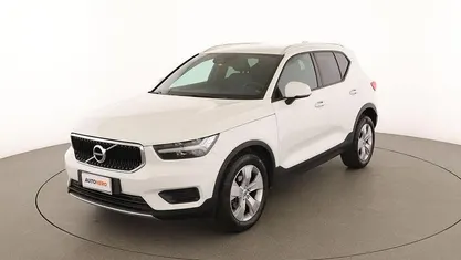 Usata Volvo XC40 Momentum 150 CV (110 kW) 2018 Bianco SUV
