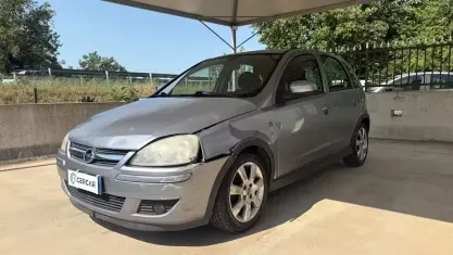 Usata Opel Corsa Enjoy 80 CV (58 kW) 2005 Grigio Utilitaria