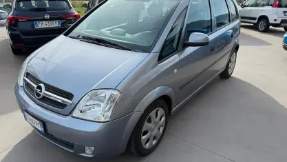 Usata Opel Meriva Cosmo 101 CV (74 kW) 2004 Grigio Monovolume