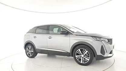 Usata Peugeot 3008 Allure 131 CV (96 kW) 2024 Grigio scuro SUV