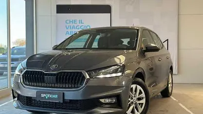 Grigio Usata 2022 Skoda Fabia Ambition Tre volumi | 13.900 € (Buon prezzo)
