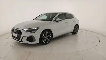 Begagnad Audi A3 S-Line 150 HK (110 kW) 2022 Vit Sedan