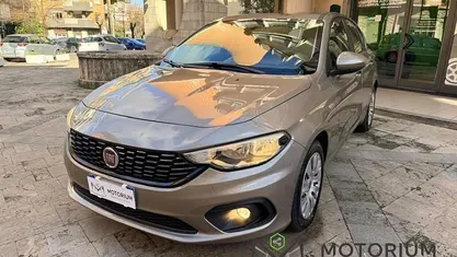 Usata Fiat Tipo Business 120 CV (88 kW) 2016 Oro Berlina