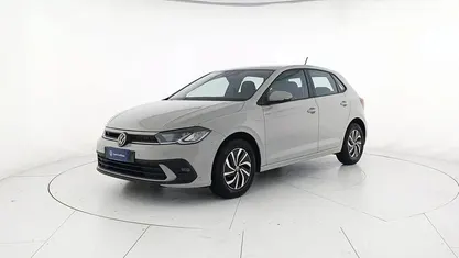 Usata VW Polo Life 95 CV (69 kW) 2023 Ascot grey Utilitaria