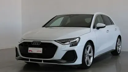 Usata Audi A3 S-Line 150 CV (110 kW) 2024 Bianco ghiaccio metallizzato Berlina