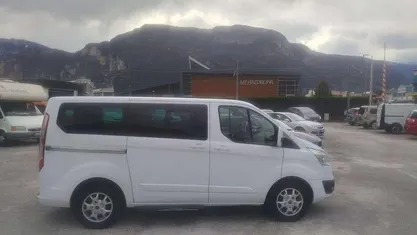 Nuova Ford Tourneo Custom 155 CV (114 kW) 2026 Bianco Furgone
