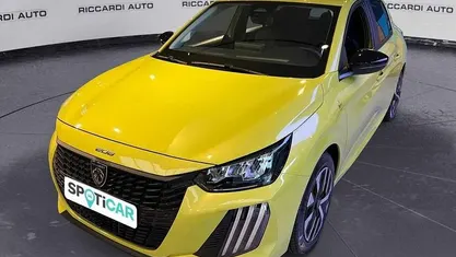 Giallo Nuova 2025 Peugeot 208 Style Due volumi | 16.900 € (Buon prezzo)