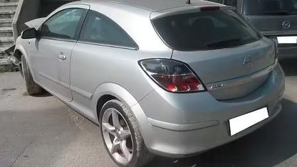 Usata Opel Astra GTC Sport 150 CV (110 kW) 2006 Grigio Berlina
