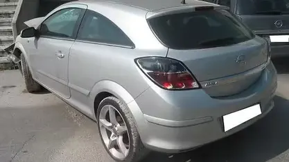 Usata Opel Astra GTC Sport 150 CV (110 kW) 2006 Berlina