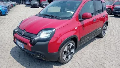 Usata Fiat Panda S 70 CV (51 kW) 2025 Rosso Utilitaria