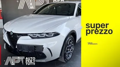Bianco Usata 2024 Alfa Romeo Tonale Sprint SUV | 26.860 € (Ottimo prezzo)