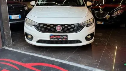 Usata Fiat Tipo Lounge 120 CV (88 kW) 2017 Bianco Berlina