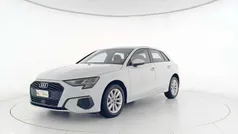 2y bianco ghiacciaio metallizzato Usata 2022 Audi A3 Sportback Business Tre volumi | 24.900 € (Super prezzo)