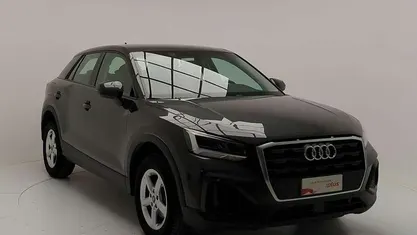 Grigio manhattan Usata 2022 Audi Q2 Business SUV | 23.500 € (Buon prezzo)